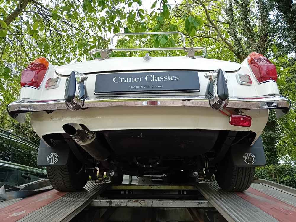 1972 MG MGB Roadster 1