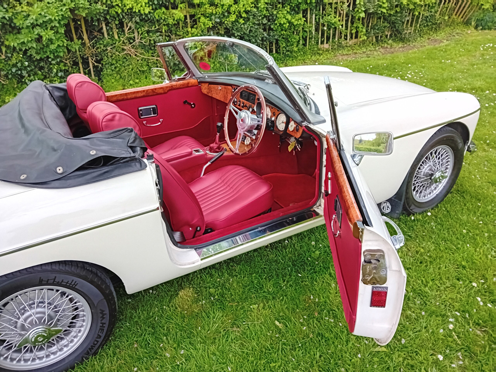 1972 MG MGB Roadster 15