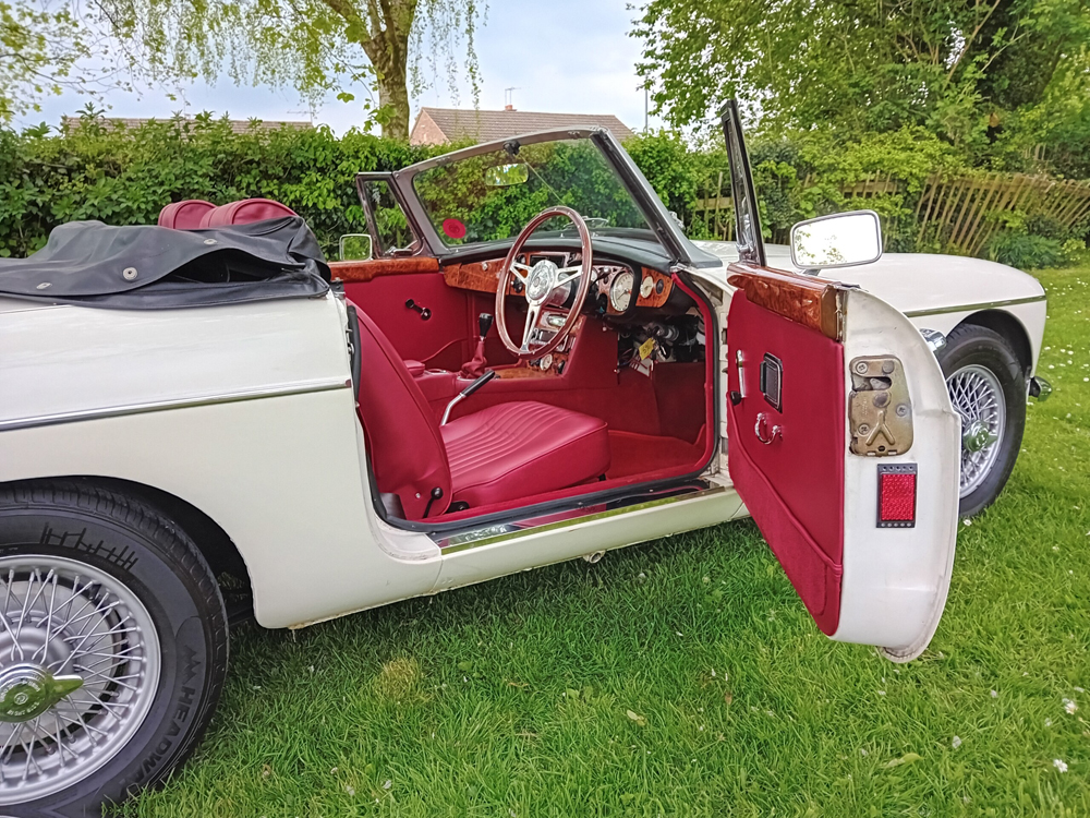 1972 MG MGB Roadster 16