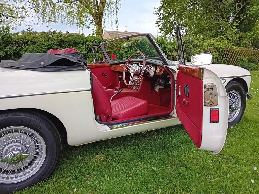 1972 MG MGB Roadster 17