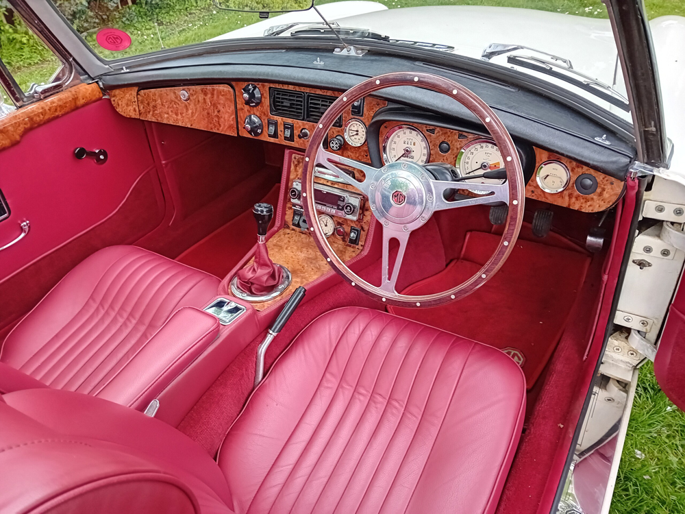 1972 MG MGB Roadster 19