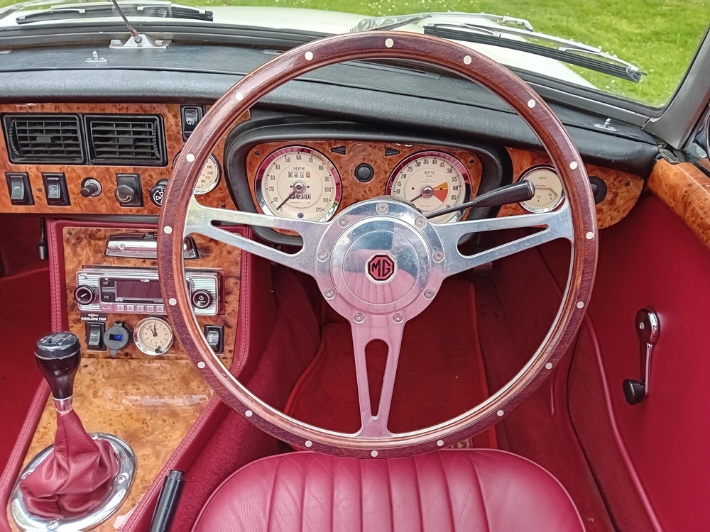 1972 MG MGB Roadster 26