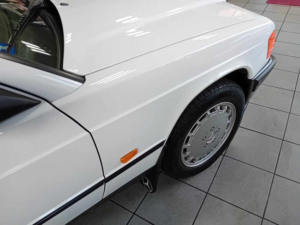 1988 Mercedes 190E 71