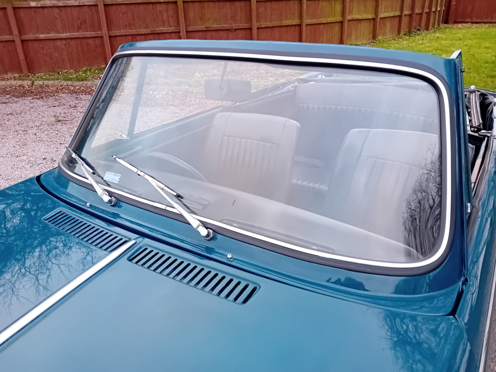 1968 Triumph Herald convertible 8